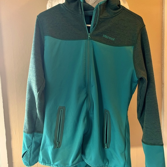 Marmot Tops - Marmot women’s Hoodie